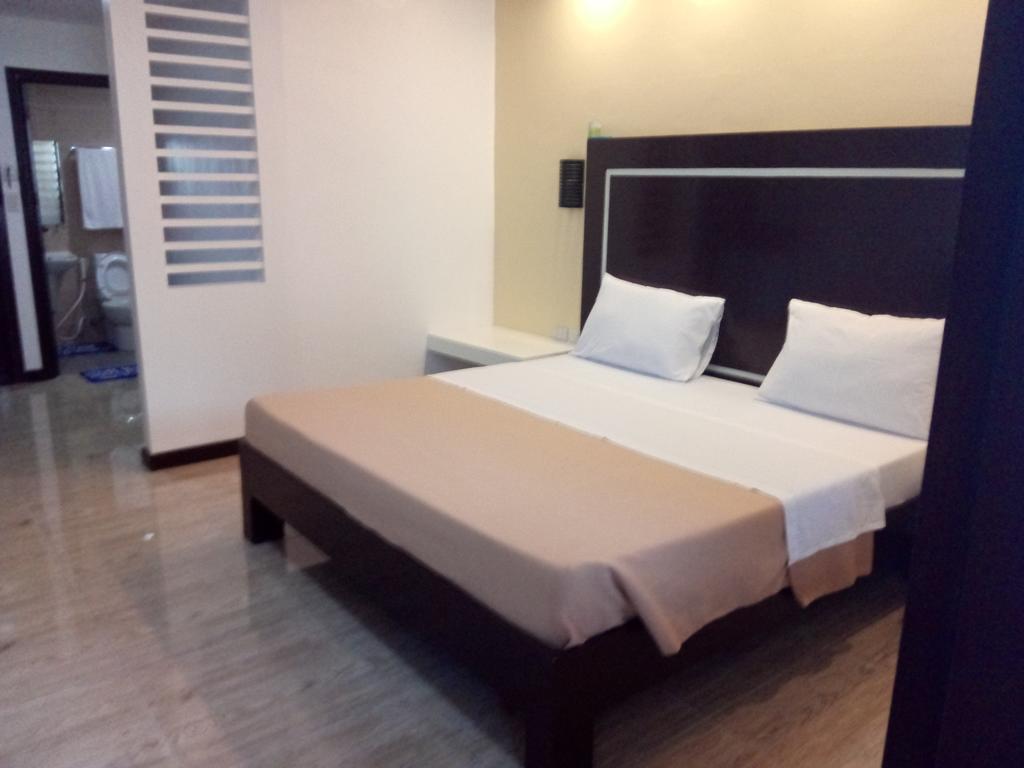 Seashore Beach Resort Puerto Galera Dış mekan fotoğraf