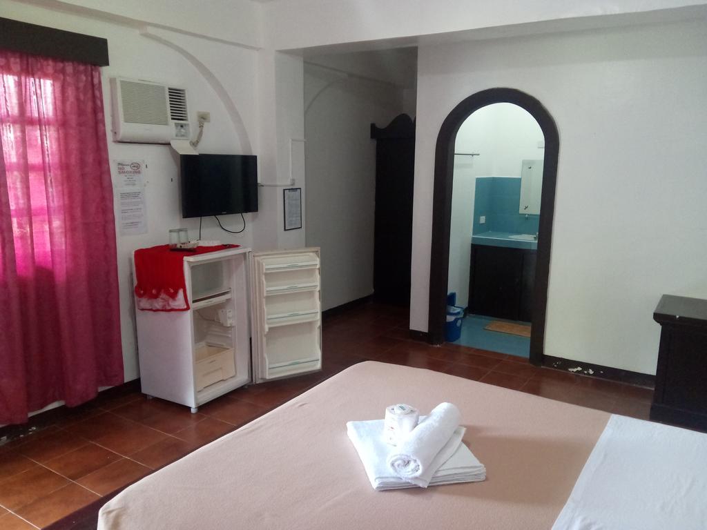 Seashore Beach Resort Puerto Galera Dış mekan fotoğraf