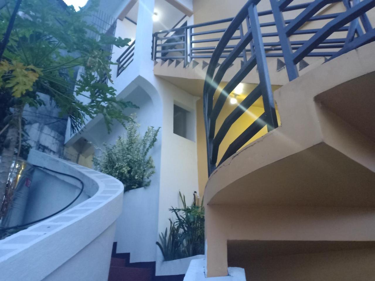 Seashore Beach Resort Puerto Galera Dış mekan fotoğraf